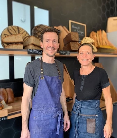 Claire et Jérôme Bails dans leur boulangerie